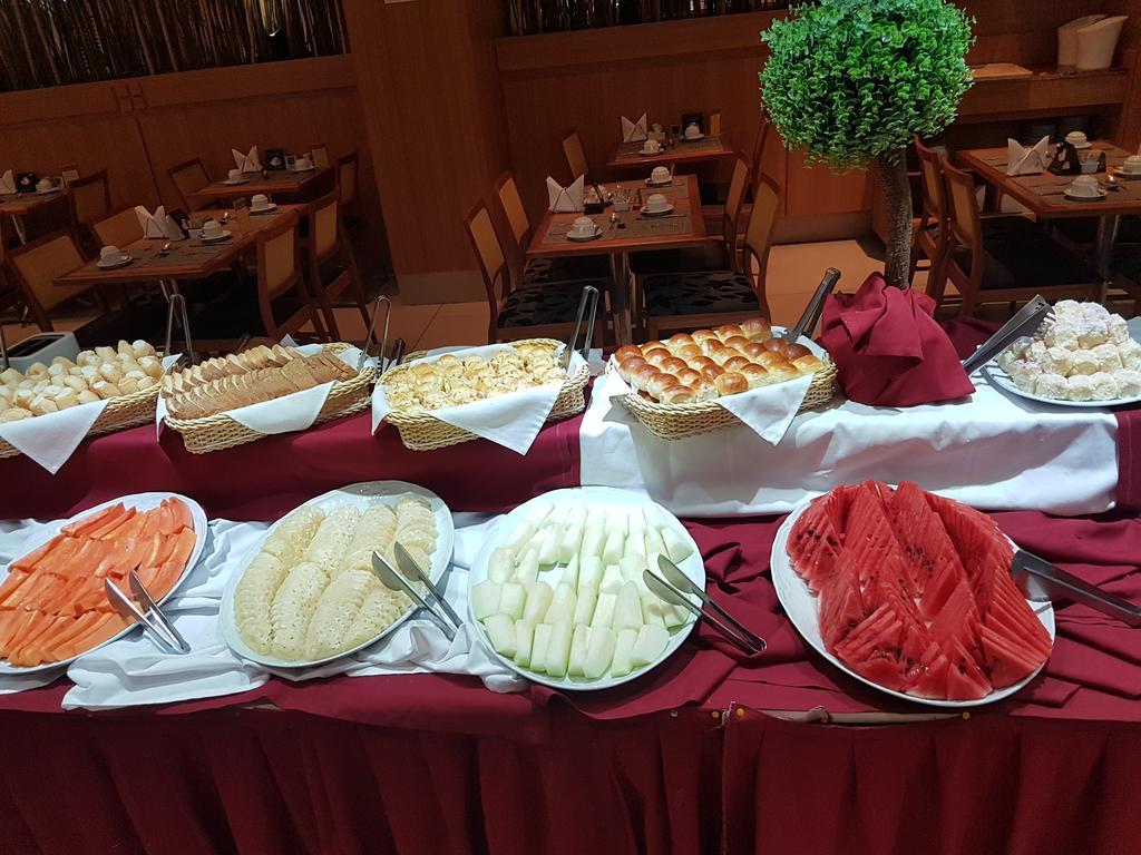 Hotel Atlantico Business Centro Rio de Janeiro Buitenkant foto Breakfast buffet at a hotel